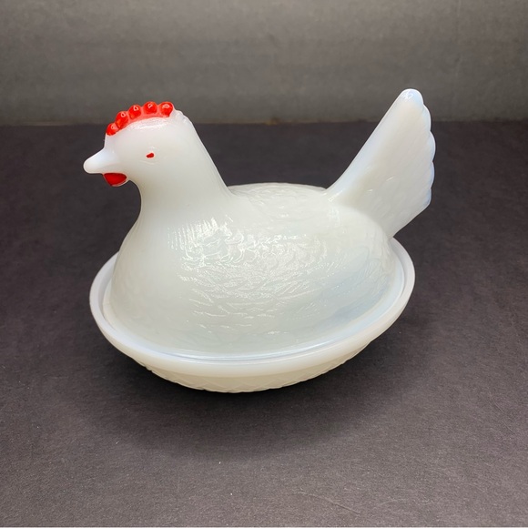 Other - Vintage White Milk Glass Hen on Nest